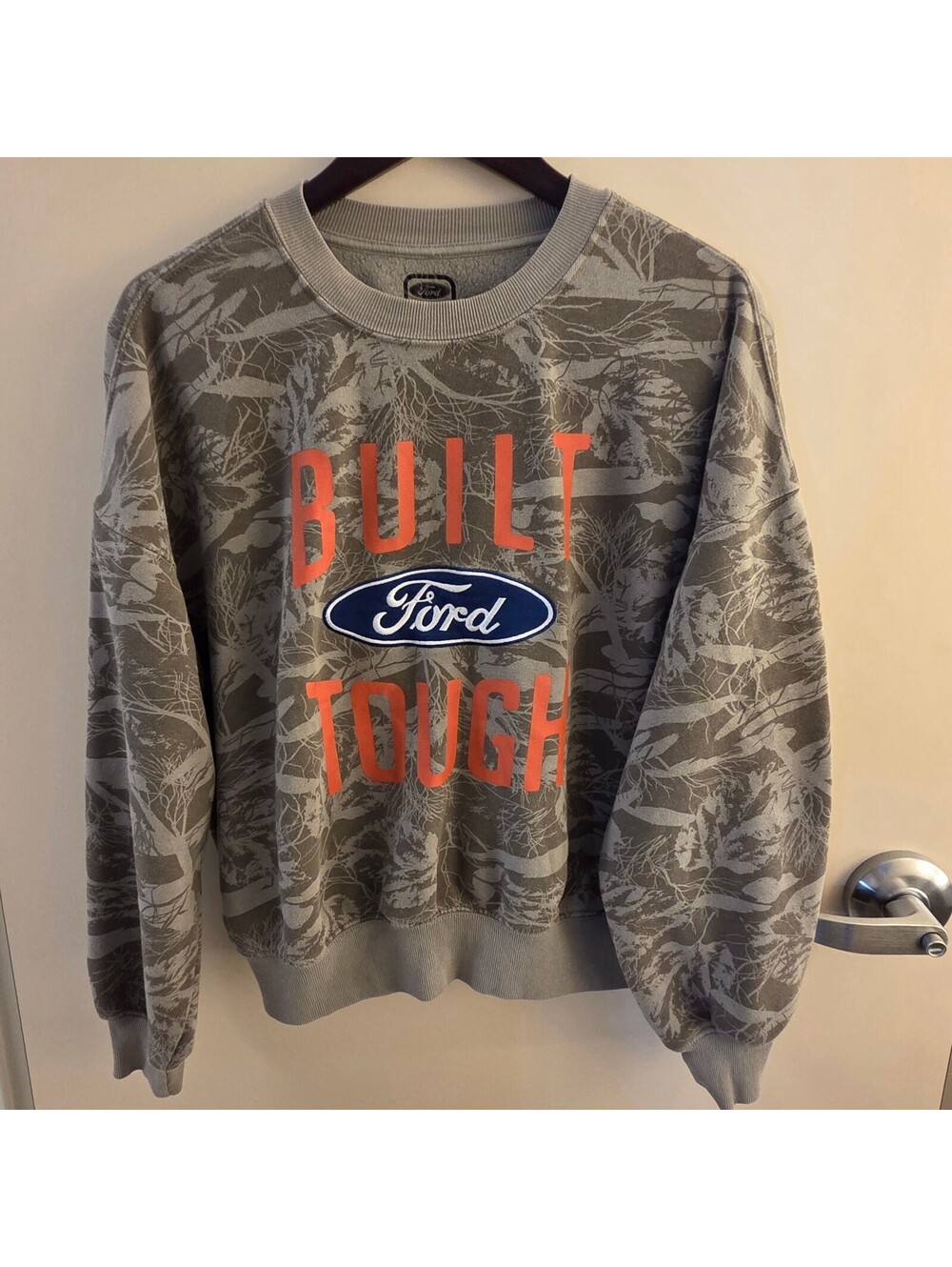 Ford Built Tough Camo Sweatshirt Men's M Vintage Style Y2K Workwear Americana